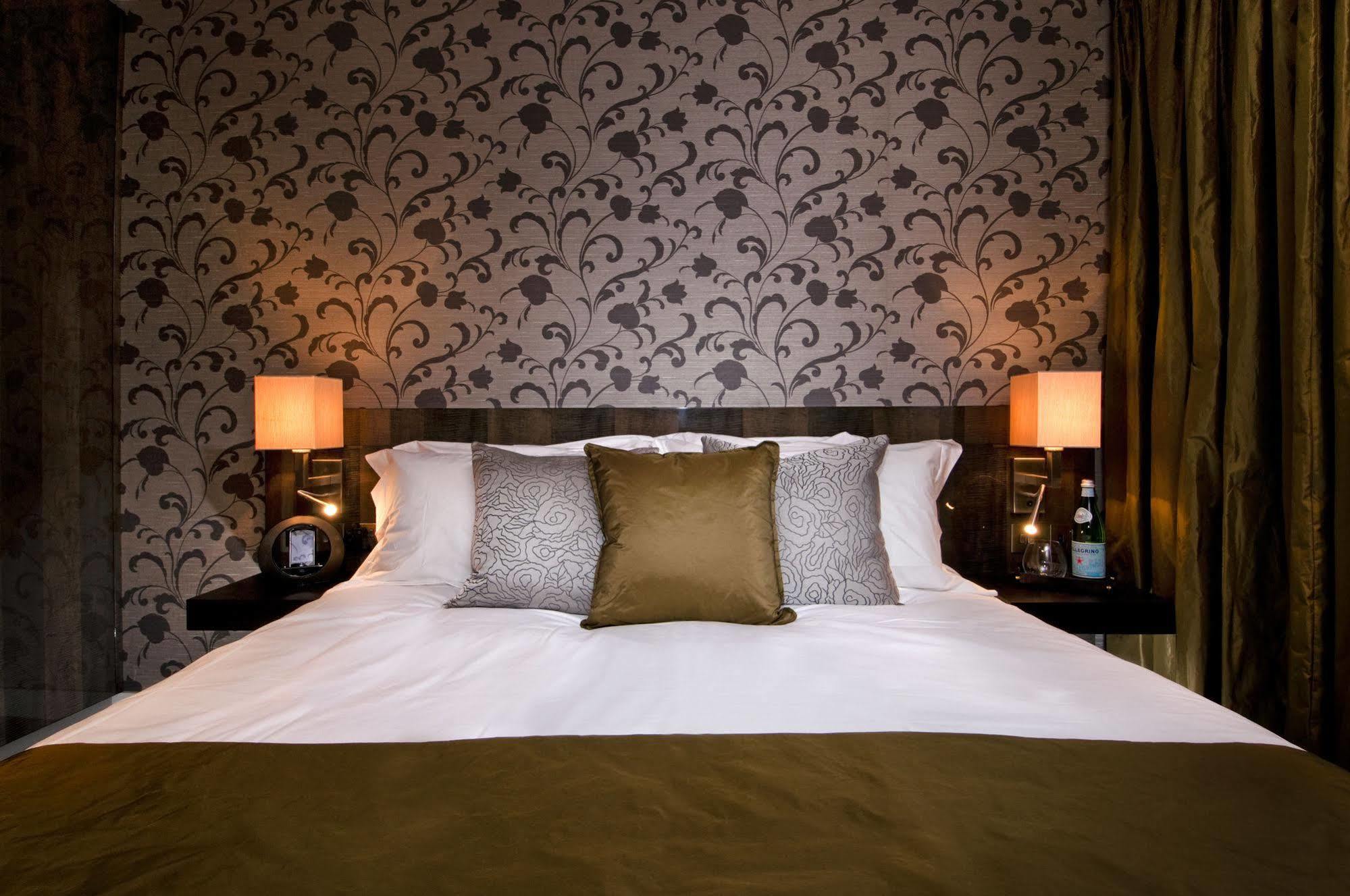 The Hide London Hotel Hendon Bagian luar foto