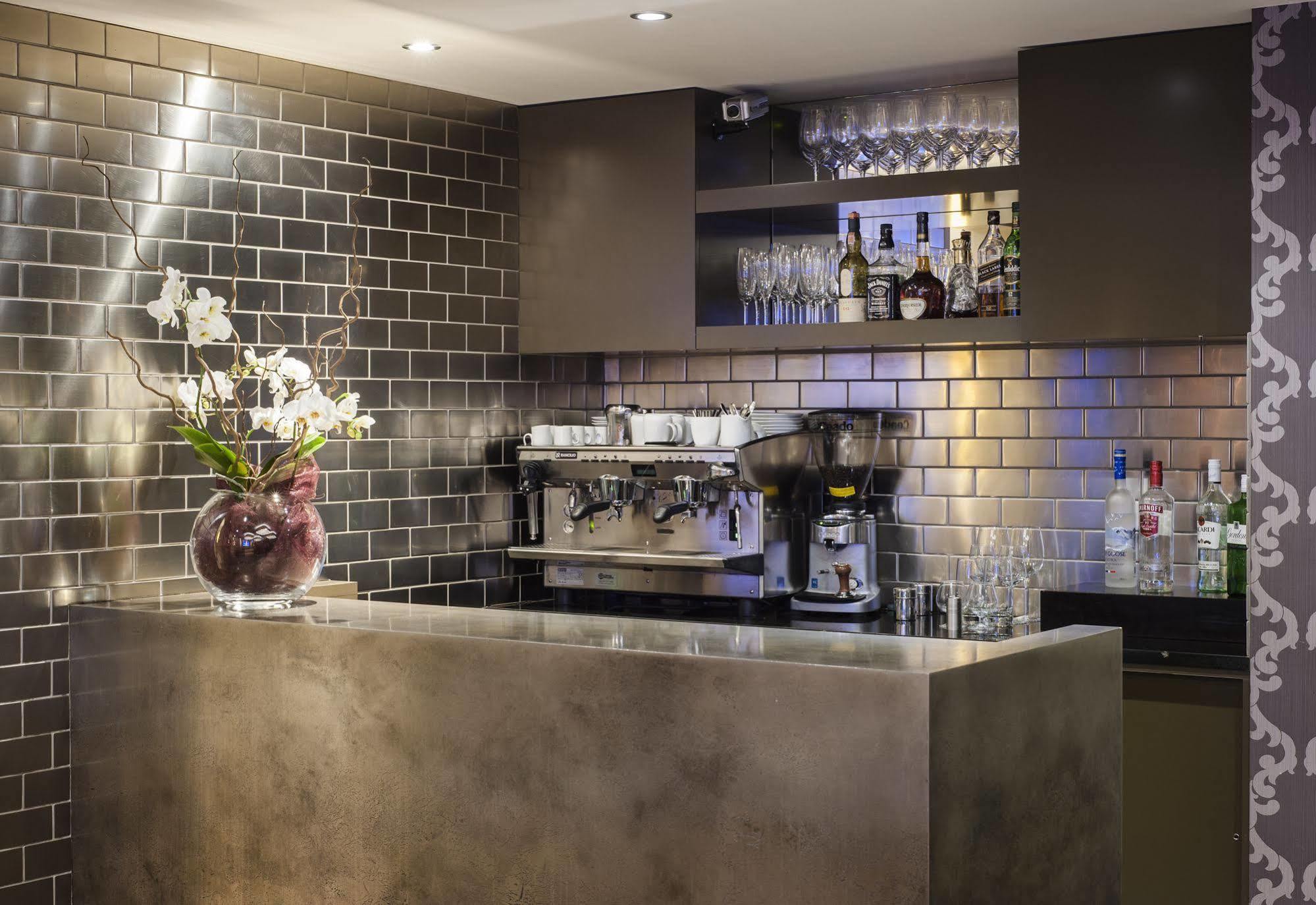 The Hide London Hotel Hendon Bagian luar foto