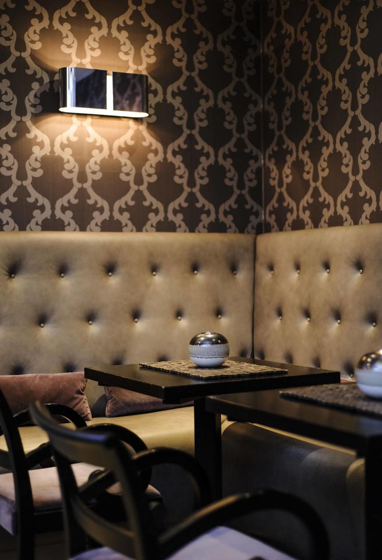The Hide London Hotel Hendon Bagian luar foto