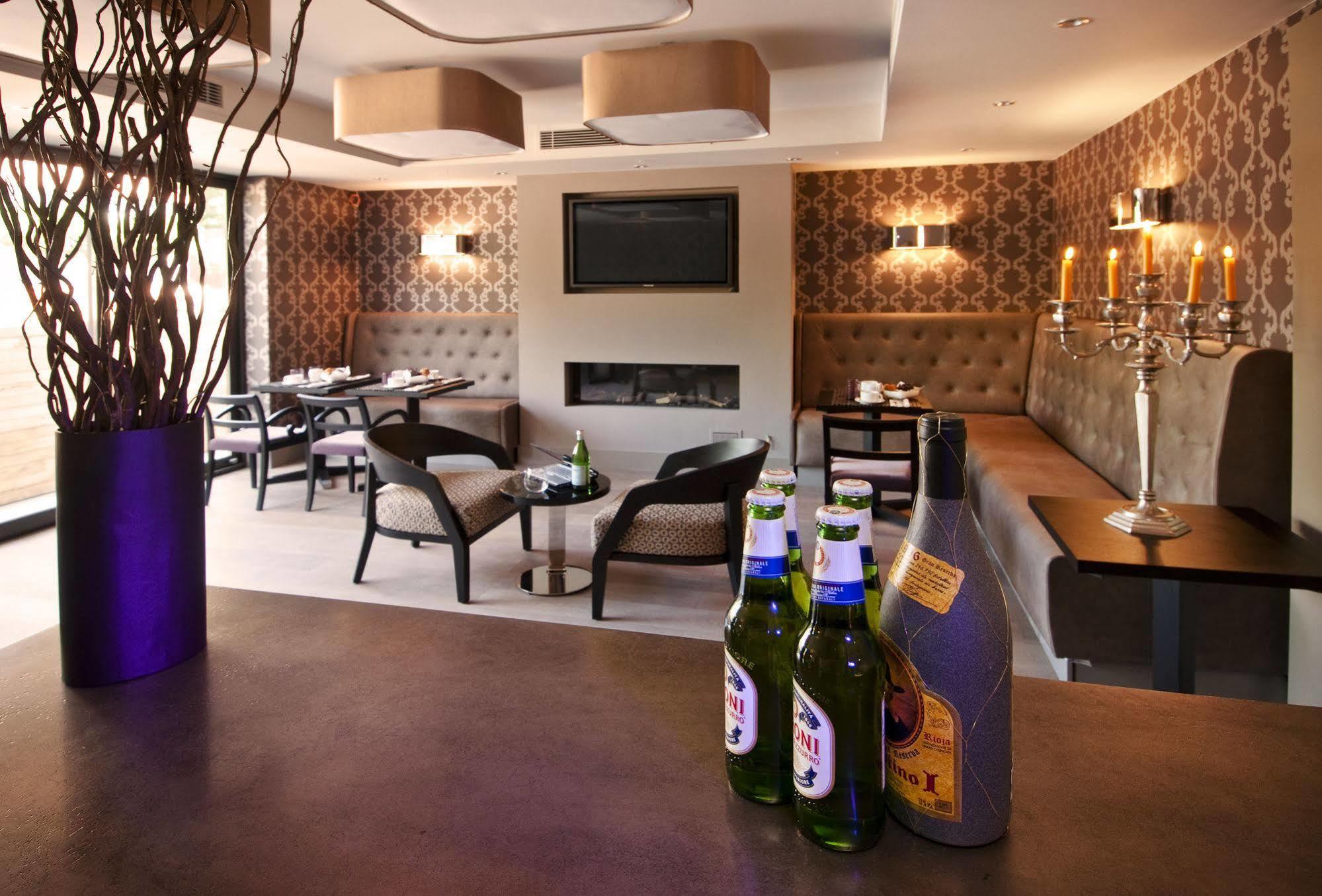 The Hide London Hotel Hendon Bagian luar foto