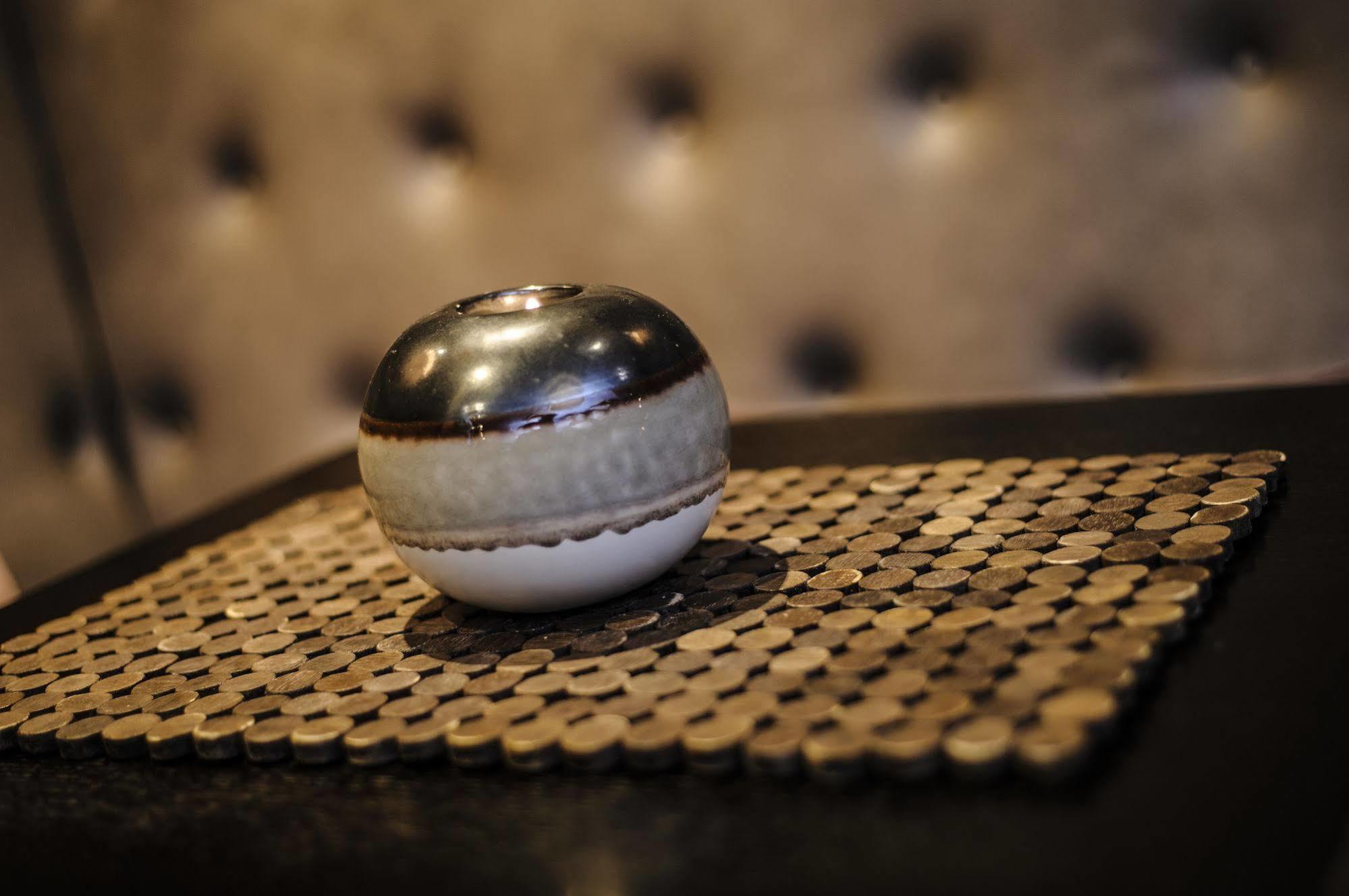 The Hide London Hotel Hendon Bagian luar foto