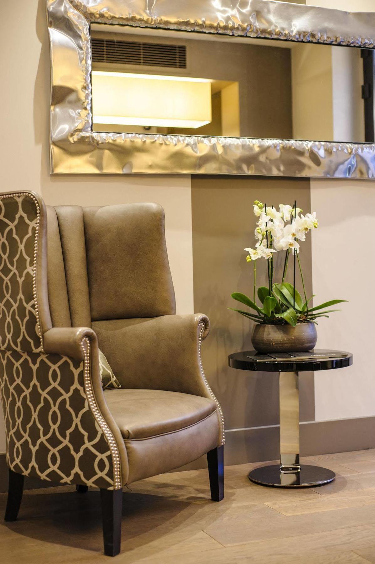 The Hide London Hotel Hendon Bagian luar foto