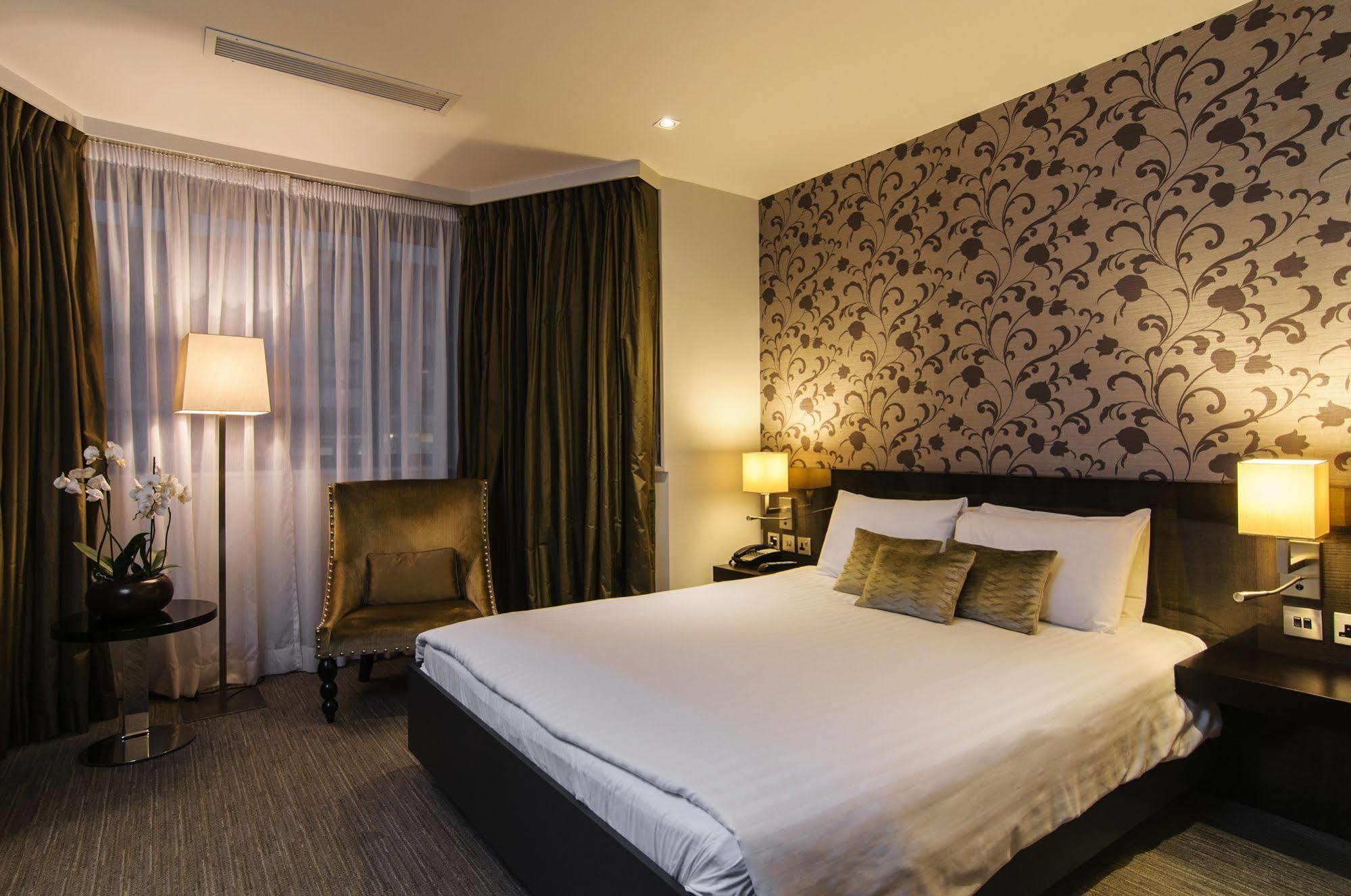 The Hide London Hotel Hendon Bagian luar foto