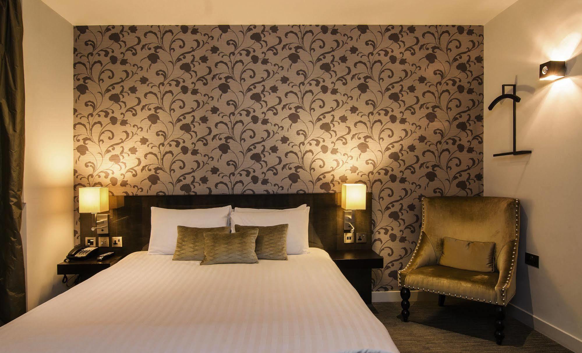 The Hide London Hotel Hendon Bagian luar foto